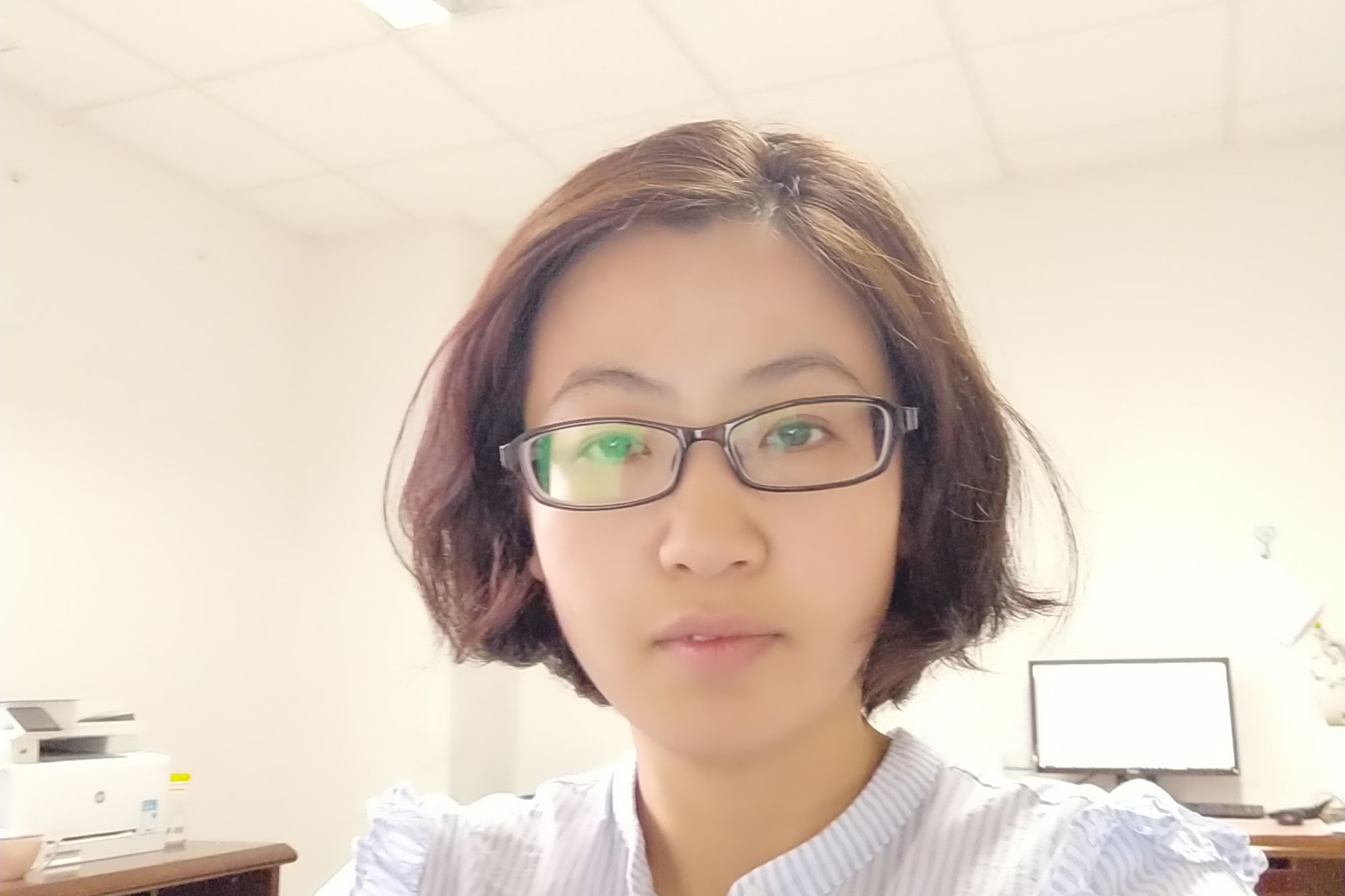 Lulu Song / Associate Professor
